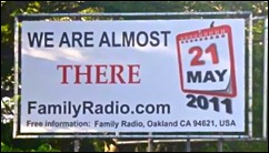 Panneau à Port Vila, Vanuatu annonçant le dernier jugement pour le 21 mai 2011